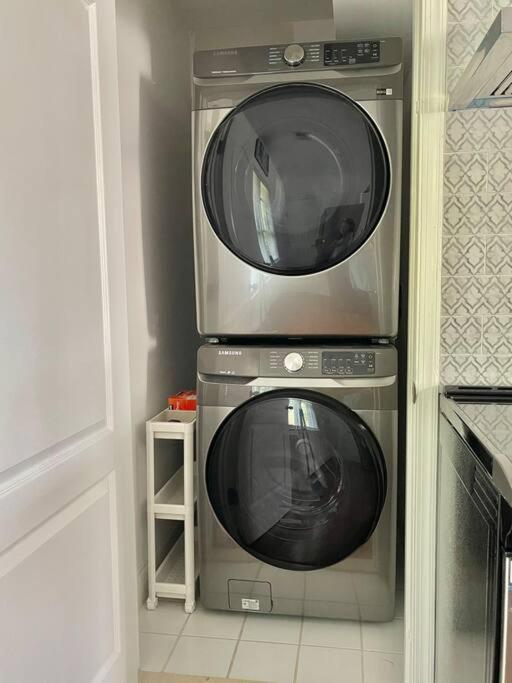 Brand New, Cozy, Modern, One-Bedroom Apartment 福尔斯彻奇 外观 照片